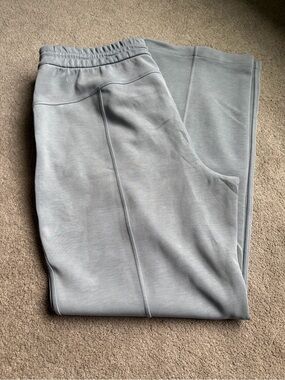 lululemon athletica Women’s Softstream Rhino Gray Pants (can fit men w/ 34-36W)